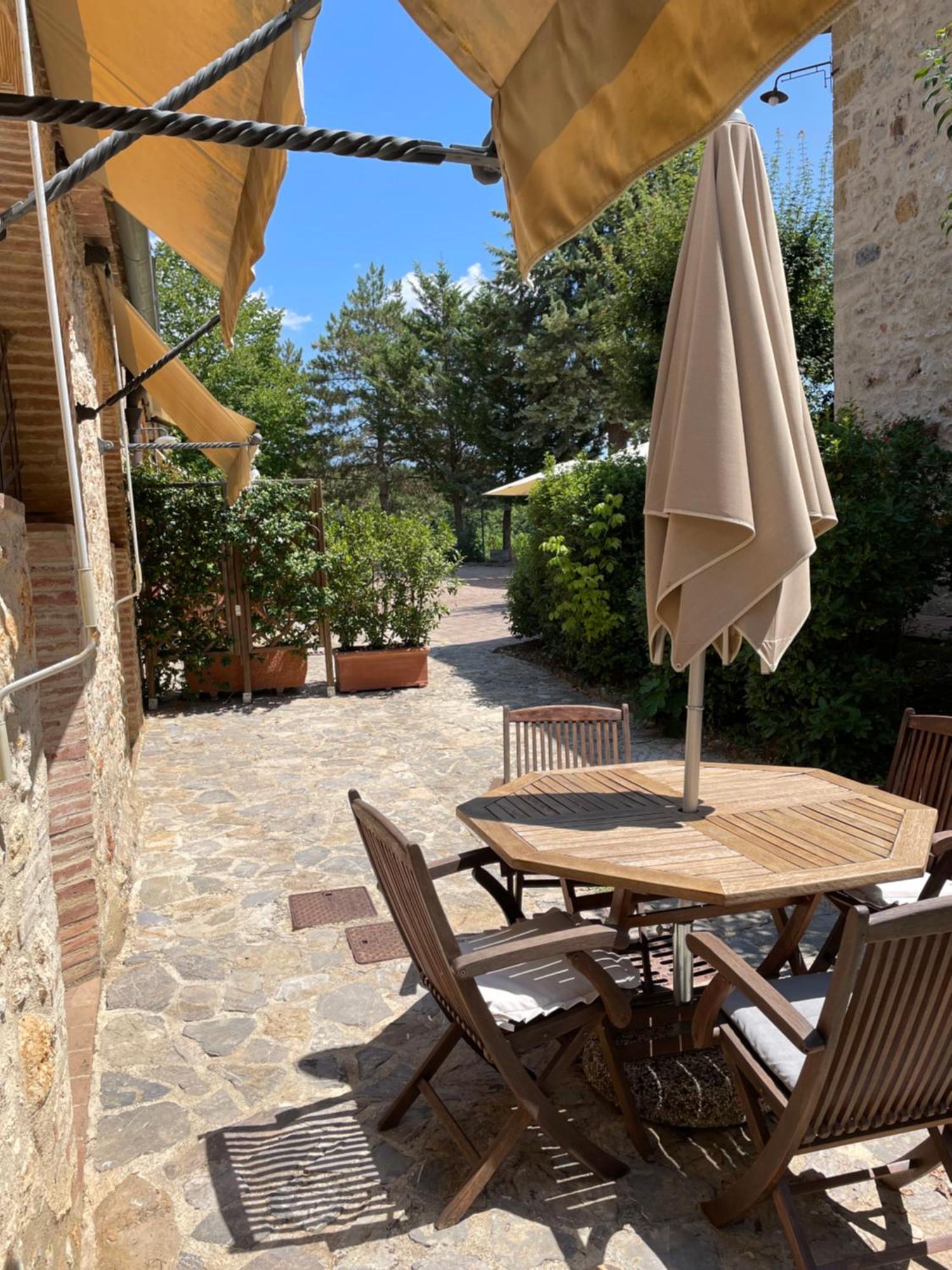 Il Colombaio Winery & Rooms Monteriggioni Exterior photo